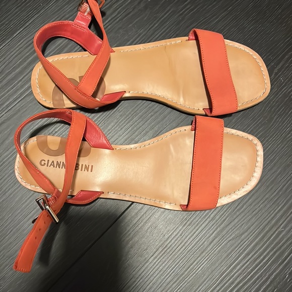 Gianni Bini sandals. Coral/ light red. Color shows up very true in pics. Size 9 - Picture 2 of 3